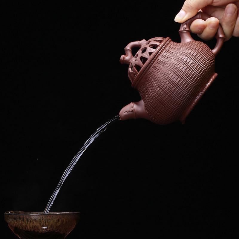 Théière artisanale en argile violette – Motif tressage bambou, 350 ml
