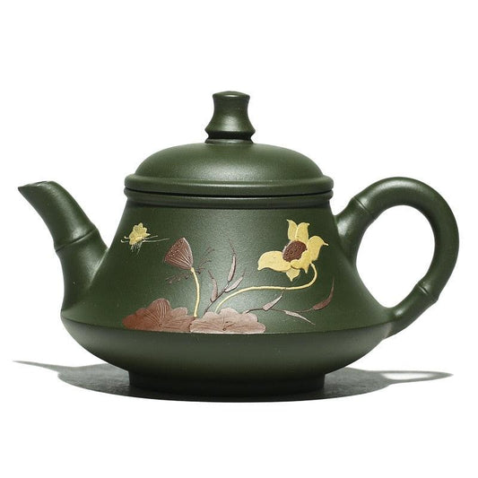 Théière artisanale en argile verte – Décor lotus, anse bambou, 230 ml
