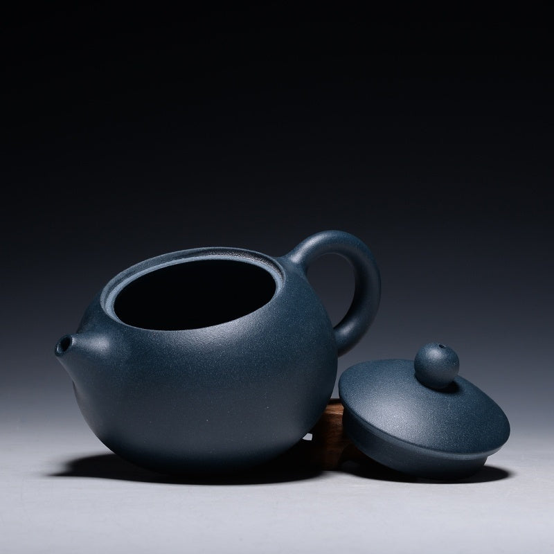 Théière artisanale en argile bleue – 180 ml, décor peint à la main