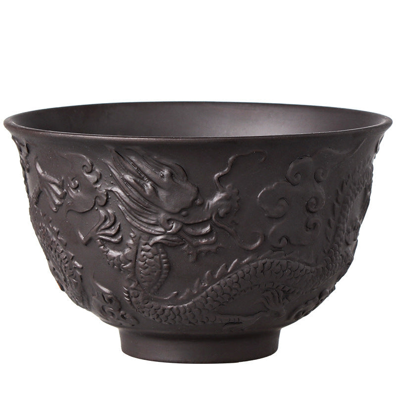 Tasse à thé artisanale en argile violette – Motif dragon en relief, 230 ml