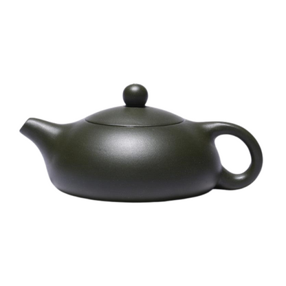 Théière artisanale en argile verte – Forme demi-lune, 180 ml