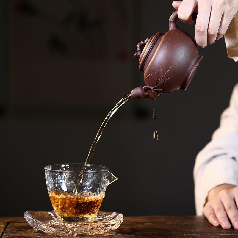 Théière artisanale en argile violette – Forme bambou, 150 ml