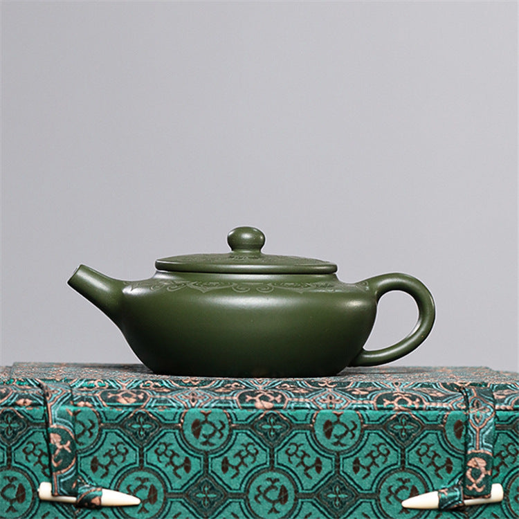 Théière artisanale en argile verte – Forme goutte d’eau, 170 ml